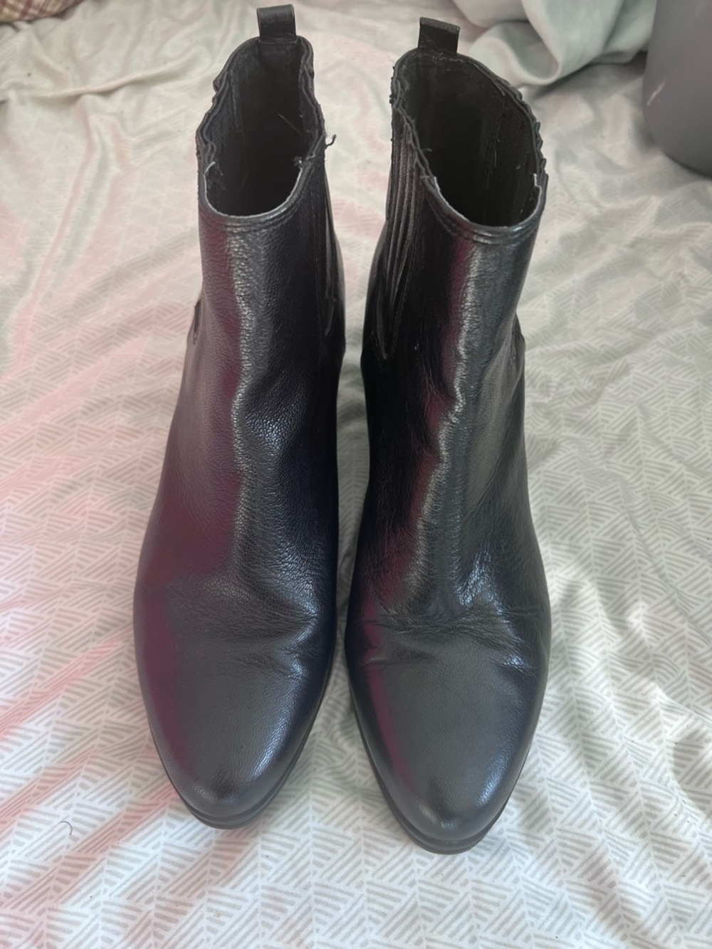 Ellen Tracy Terence Black Leather Wedge Ankle Boots Size 9